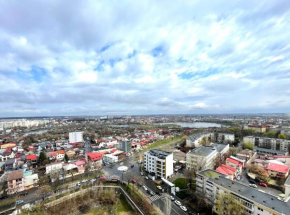 Sky-High: 15th Floor Modern Accommodation in Doamna Ghica Area